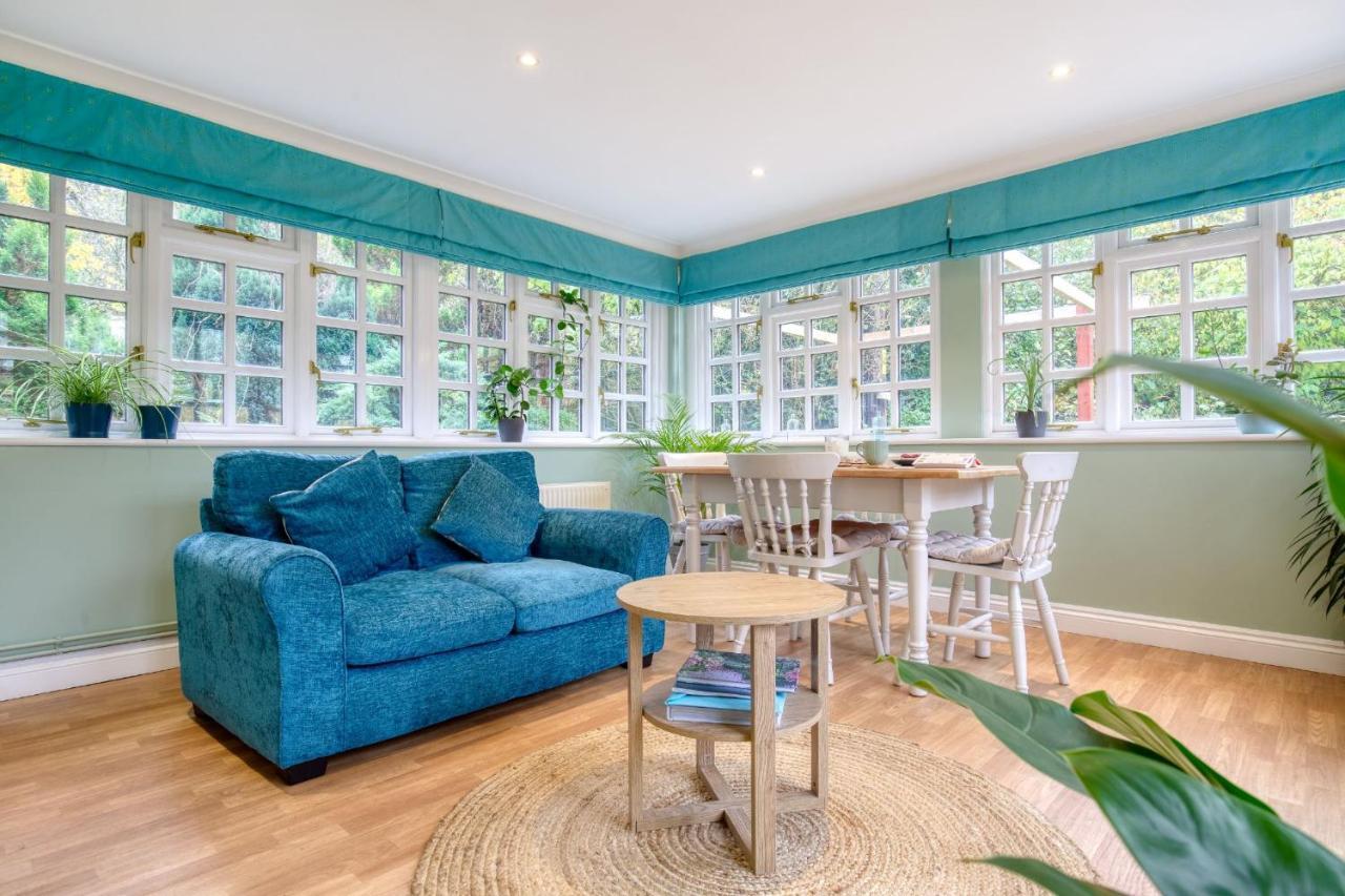 White Cross Cottage Woodbury Экстерьер фото
