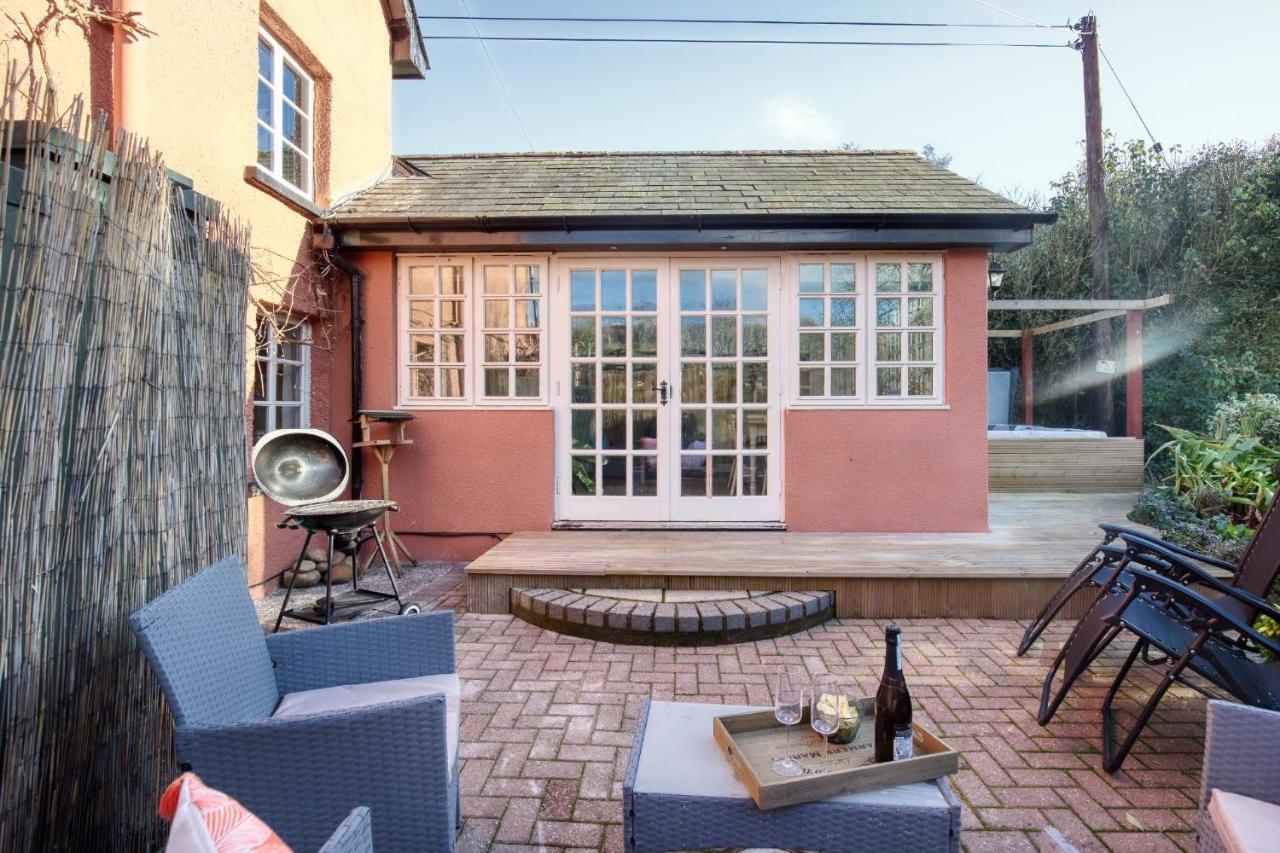 White Cross Cottage Woodbury Экстерьер фото